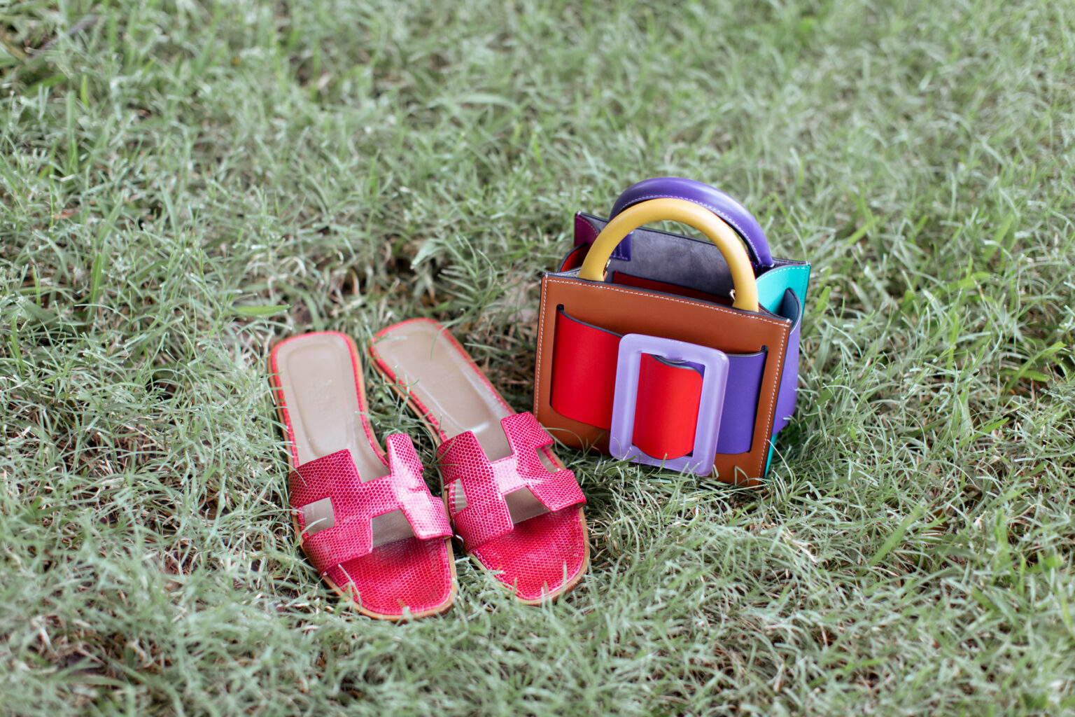 minimal sandals women